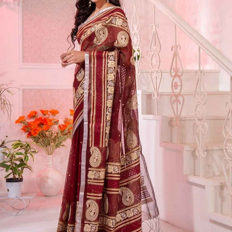 Maroon & Gold-Toned Paisley Zari Pure Silk Saree