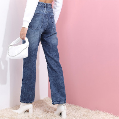 Women Blue Straight Fit Slash Knee Light Fade Jeans