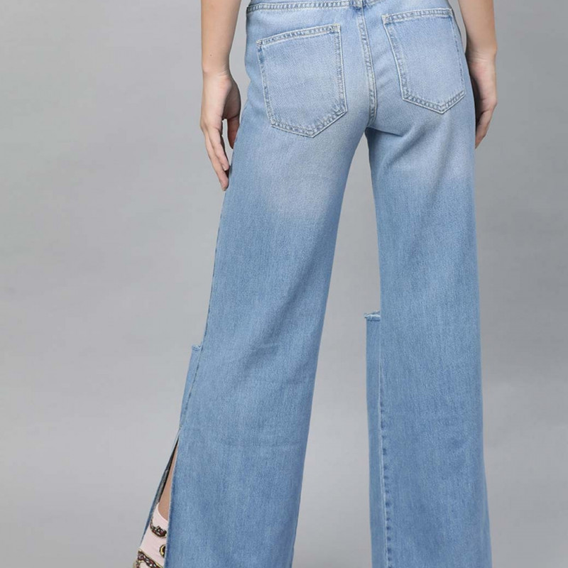 "Women Blue Flared Mid-Rise Slash Knee Stretchable Jeans "